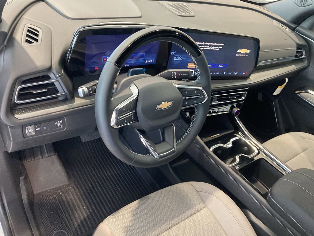 2025 Chevrolet Traverse photo 9