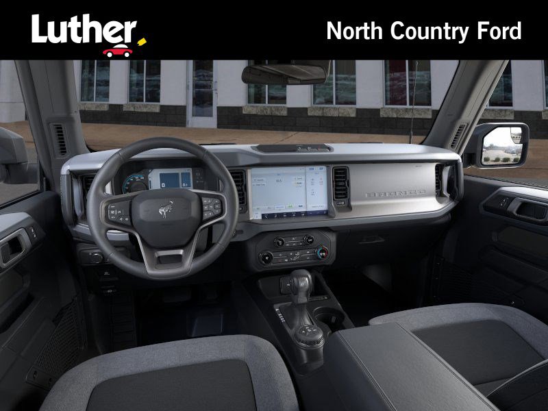 2025 Ford Bronco Base photo 6