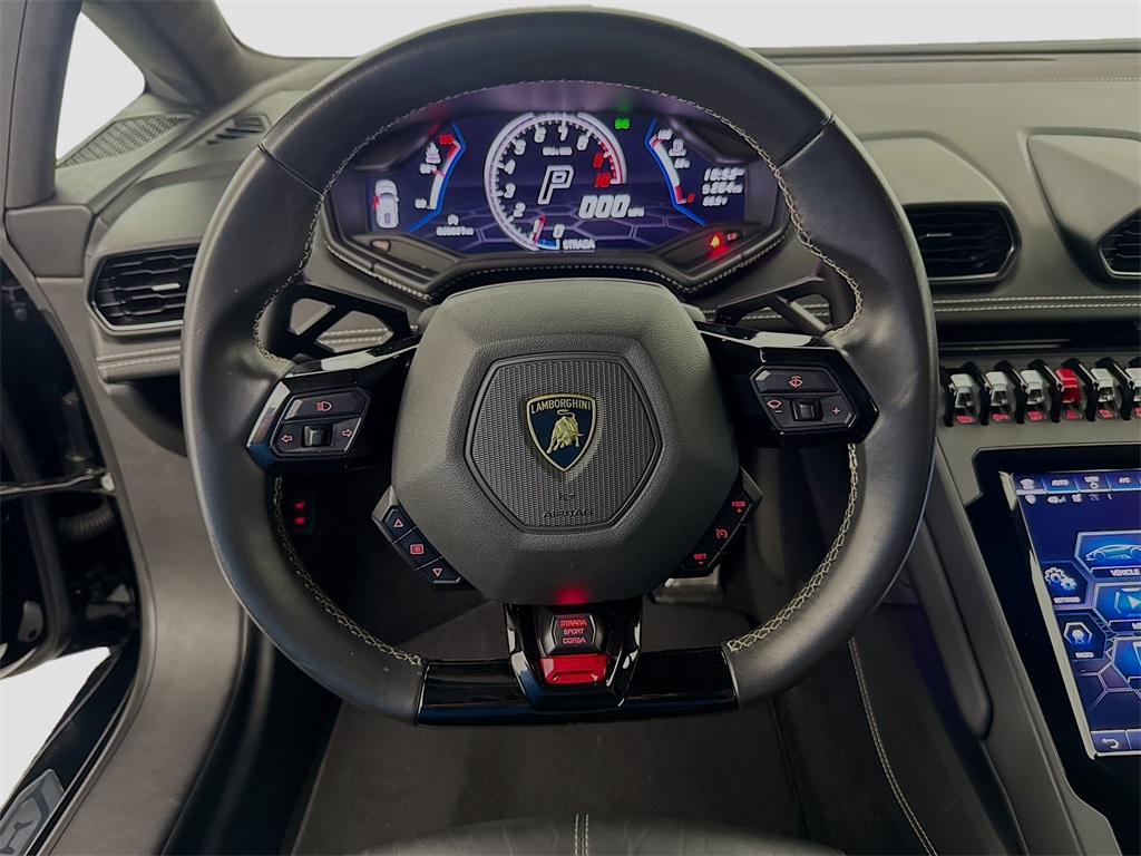 2020 Lamborghini Huracan Evo Base photo 11