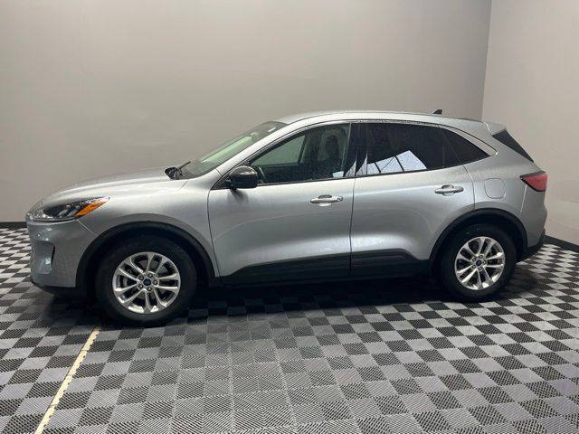 2022 Ford Escape SE photo 2