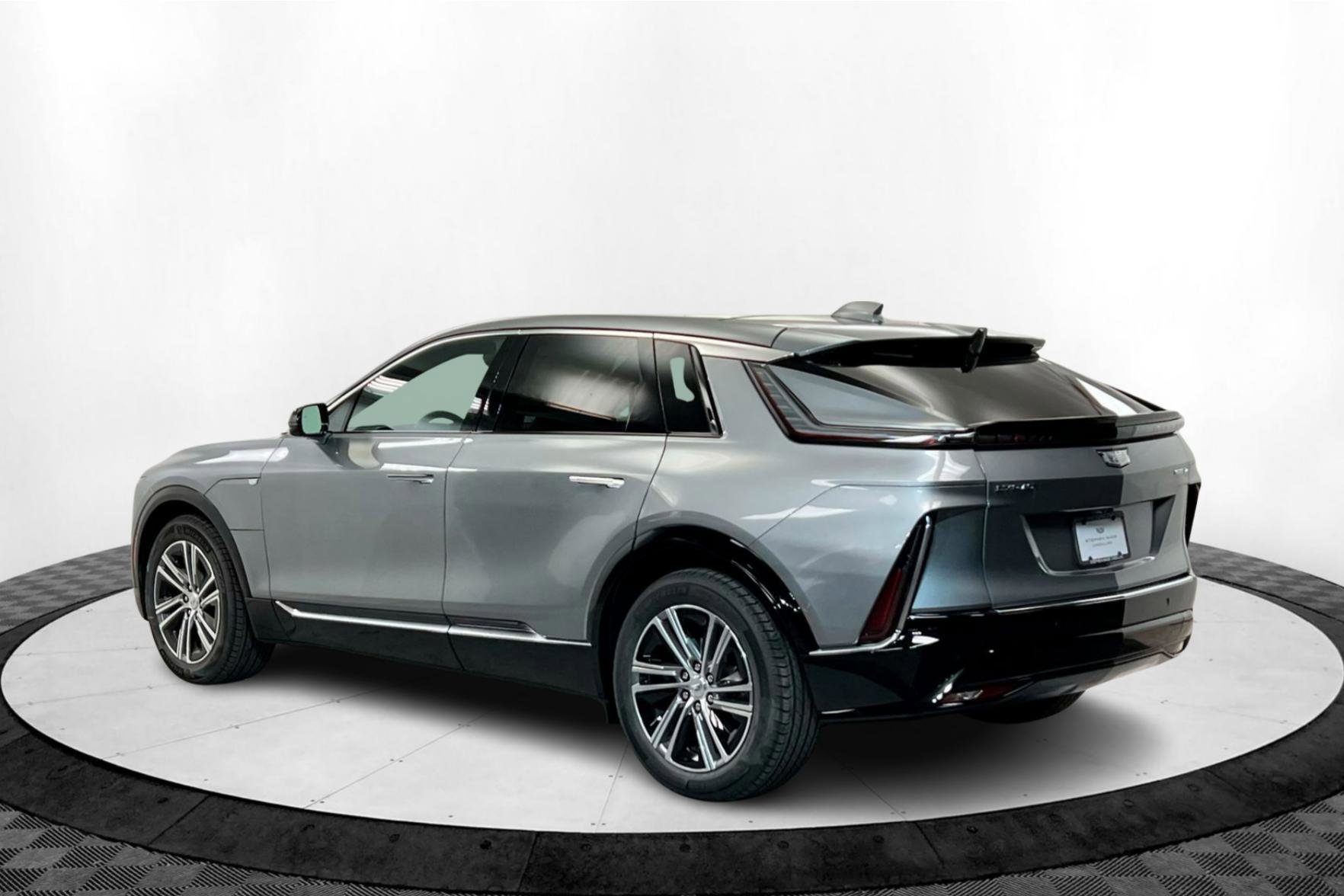 2025 Cadillac Lyriq Luxury photo 3