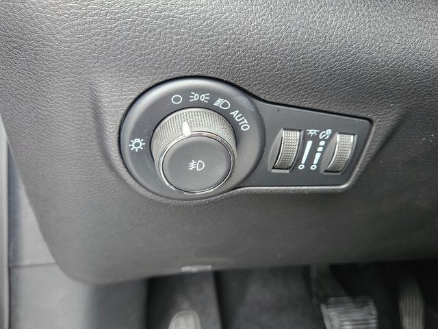 2025 Jeep Compass Latitude photo 13