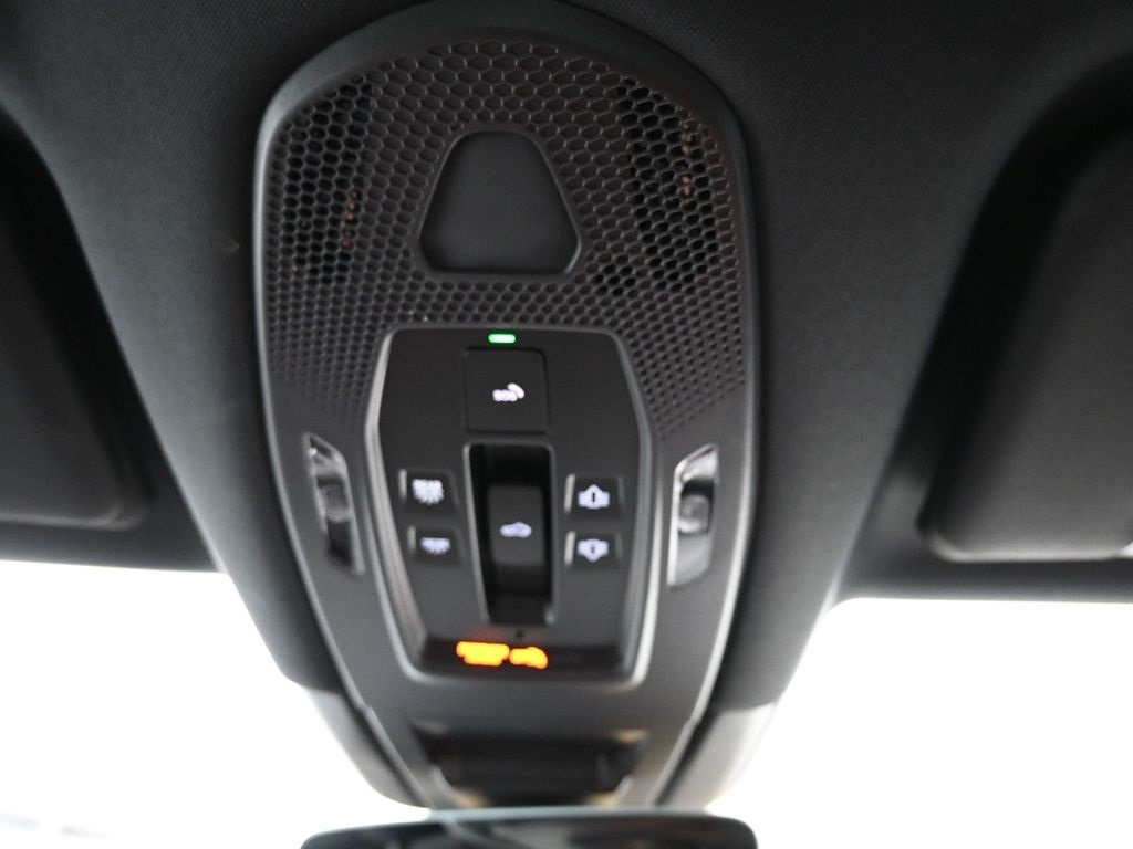 2024 Porsche Cayenne S photo 8