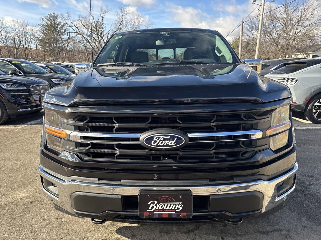 2025 Ford F-150 XLT photo 2