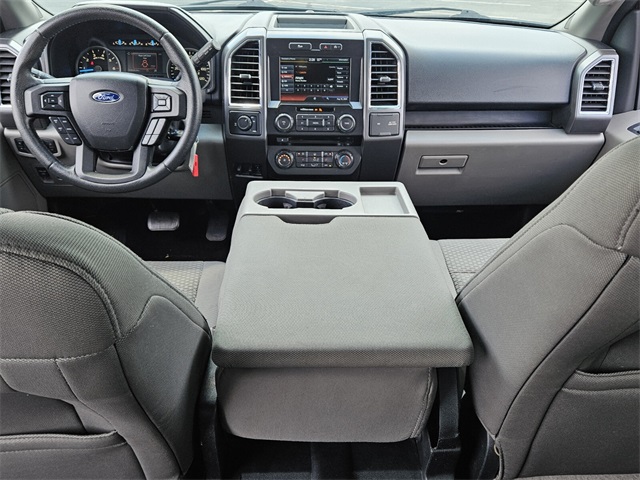 2015 Ford F-150 XLT photo 14