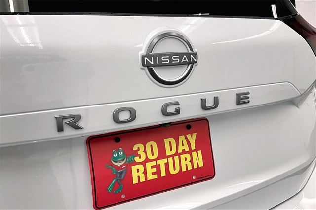 2025 Nissan Rogue S photo 18