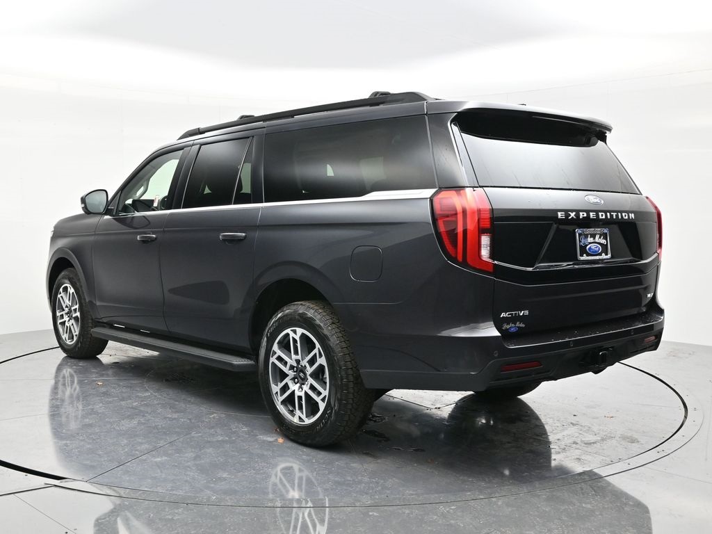 2025 Ford Expedition MAX photo 2