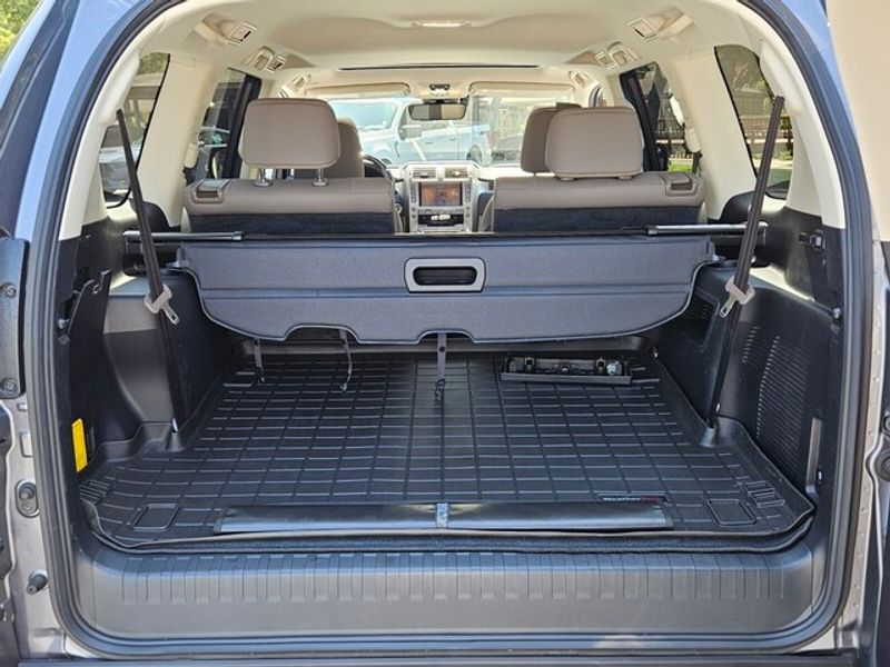 2021 Lexus GX 460 Premium photo 9