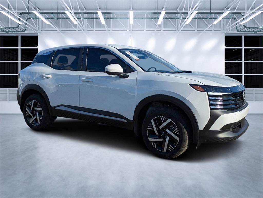 2025 Nissan Kicks SV's photo