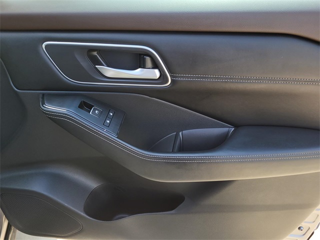 2021 Nissan Rogue SL photo 4