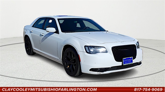 2021 Chrysler 300 S's photo