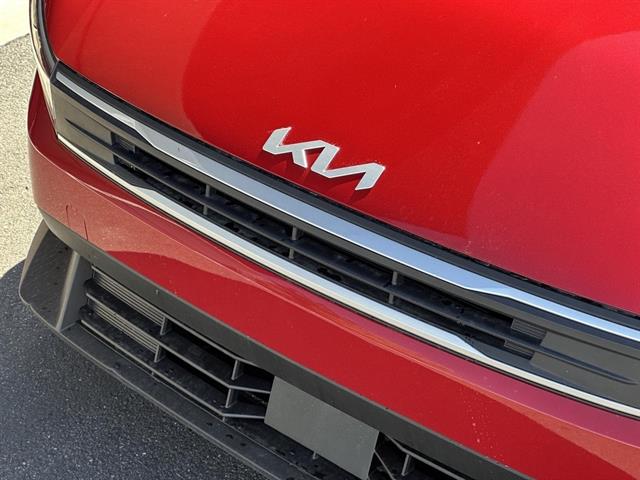 2025 Kia K4 LXS photo 2