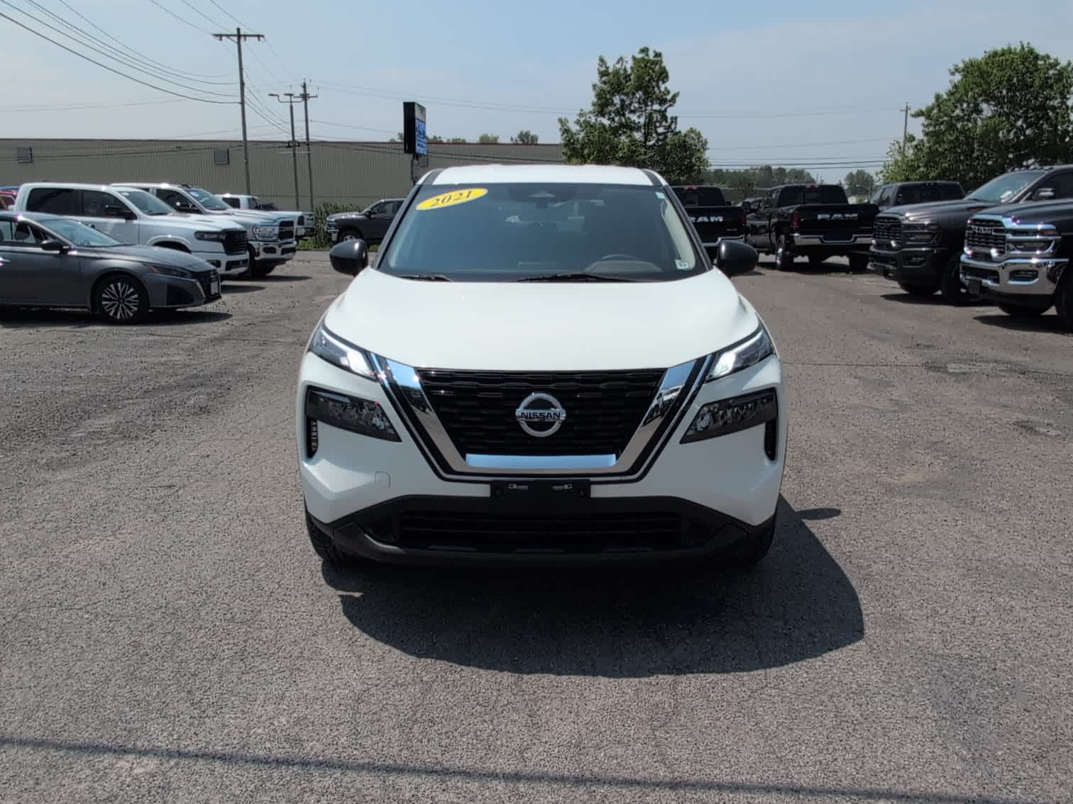 2021 Nissan Rogue S photo 2