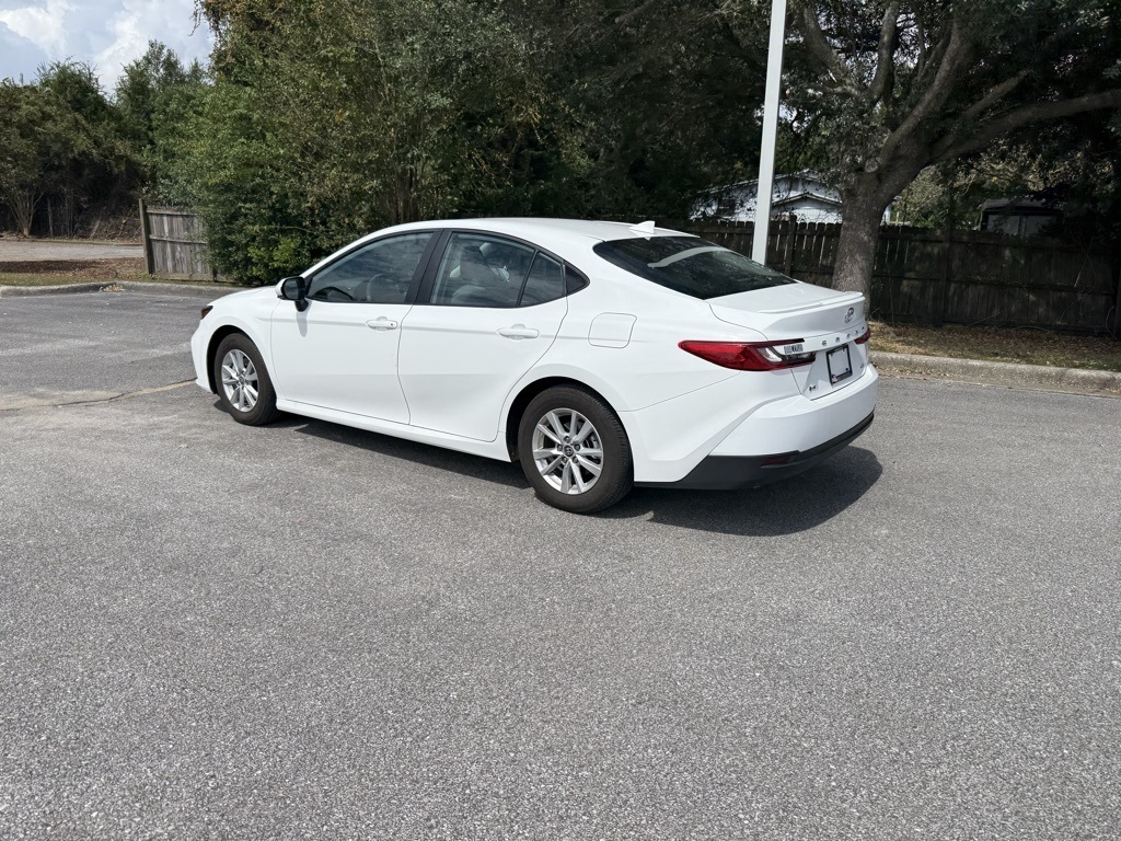 2025 Toyota Camry photo 3