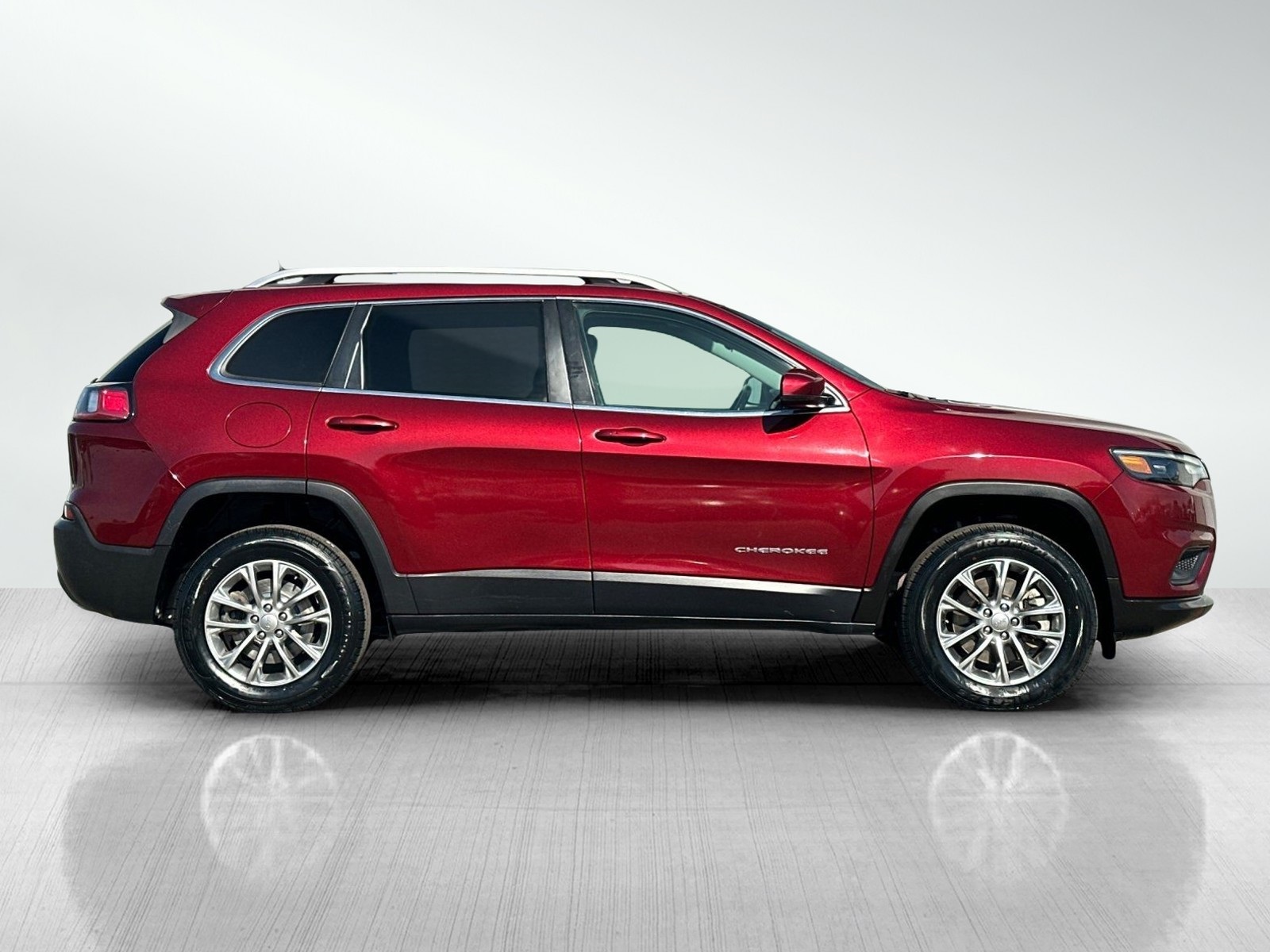 2021 Jeep Cherokee Latitude Lux photo 3