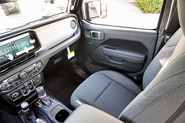 New 2026 Granite Crystal Metallic Clear-Coat Exterior Paint Jeep Sport image 26