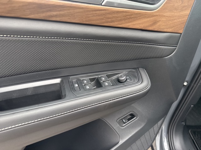2026 Volkswagen Atlas SE Technology photo 29