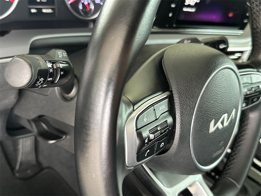 2022 Kia K5 GT-Line photo 18