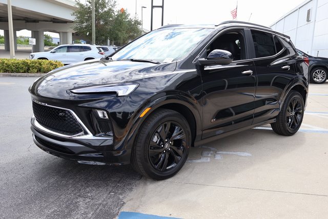 2026 Buick Encore GX Sport Touring photo 3