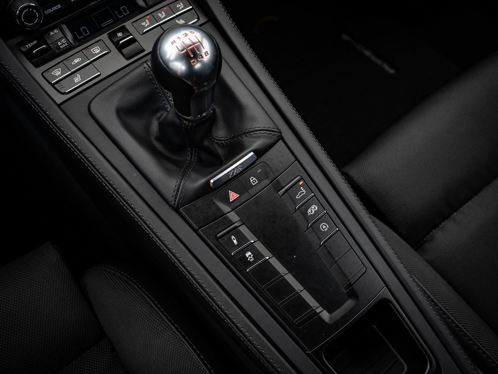 2023 Porsche Cayman T photo 25
