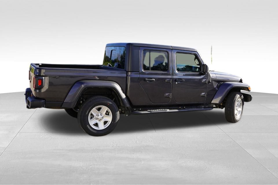 2022 Jeep Gladiator Sport S photo 3