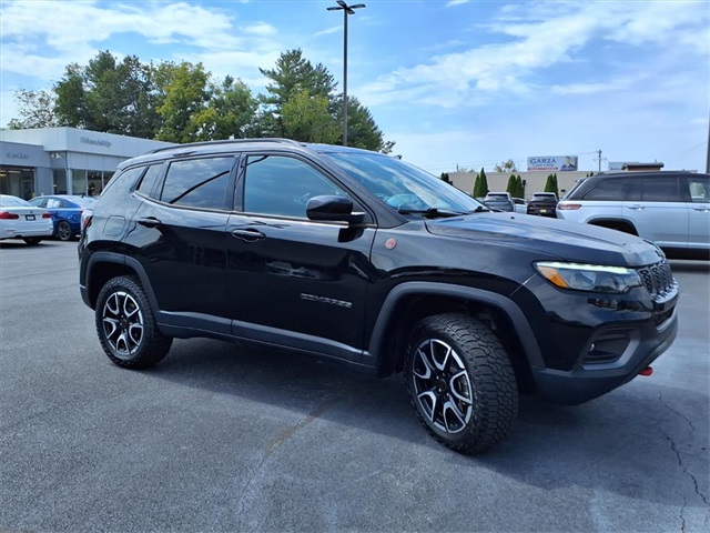 2025 Jeep Compass Trailhawk photo 15