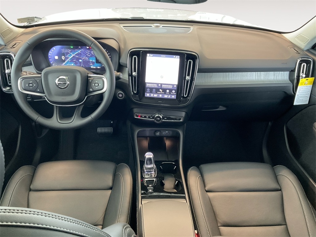 2026 Volvo XC40 AWD Plus photo 10