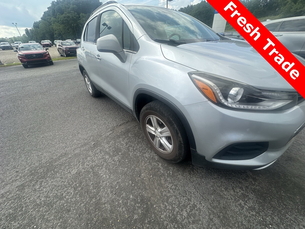 Used 2017 Chevrolet Trax LT with VIN KL7CJPSB6HB184293 for sale in Bridgeport, WV