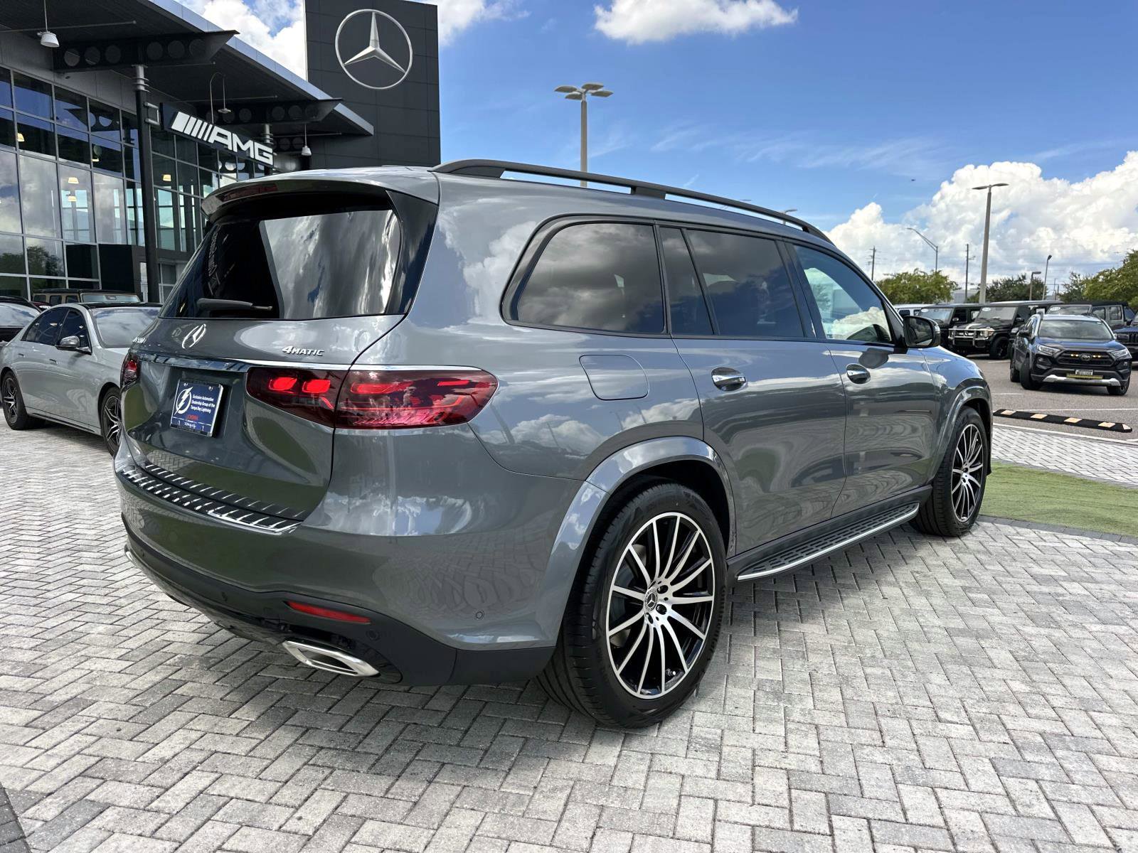 2026 Mercedes Benz GLS 580 4MATIC photo 3