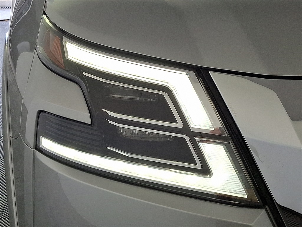 2024 Nissan Armada SL photo 8