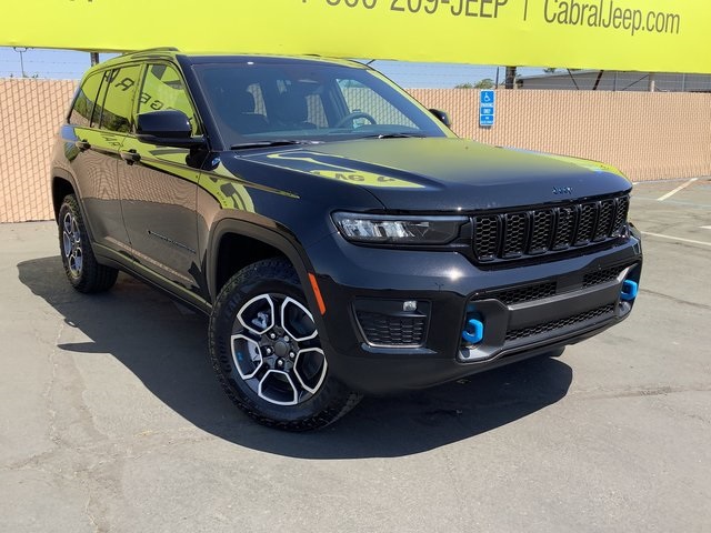 2023 Jeep Grand Cherokee Trailhawk 4xe photo 2