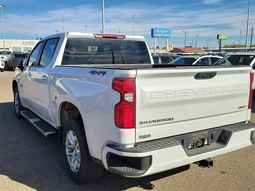 2022 Chevrolet Silverado RST photo 4