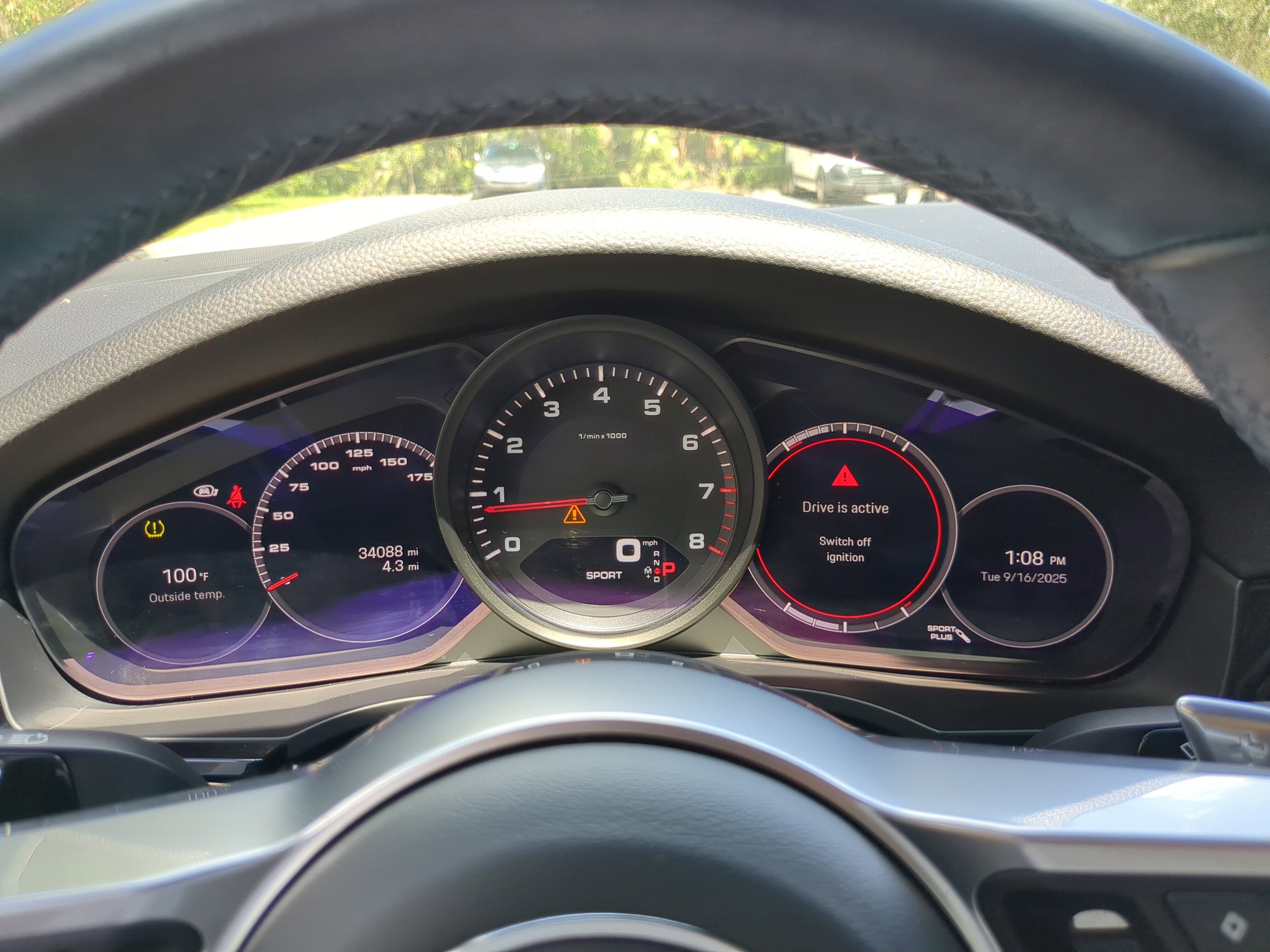 2023 Porsche Cayenne Platinum Edition photo 15
