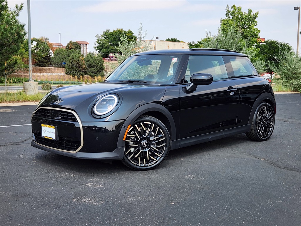 2025 Mini Cooper 2 Door Hardtop photo 2