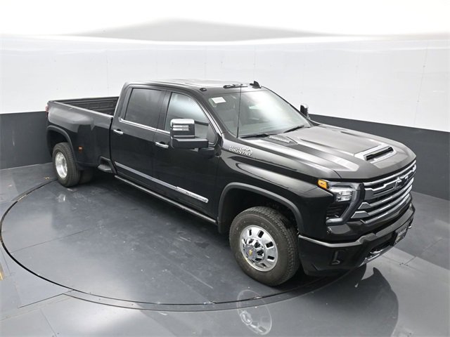 2026 Chevrolet Silverado 3500HD High Country's photo