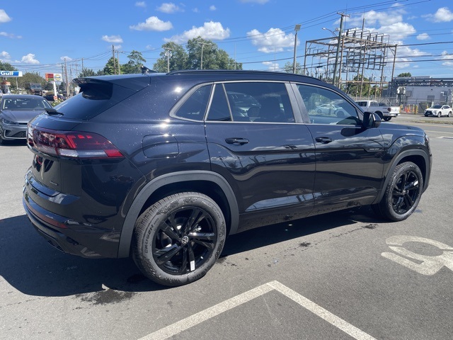 2026 Volkswagen Atlas Cross Sport SEL R-Line photo 6