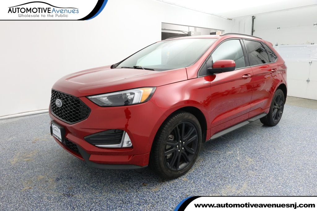 2023 Ford Edge ST-Line's photo