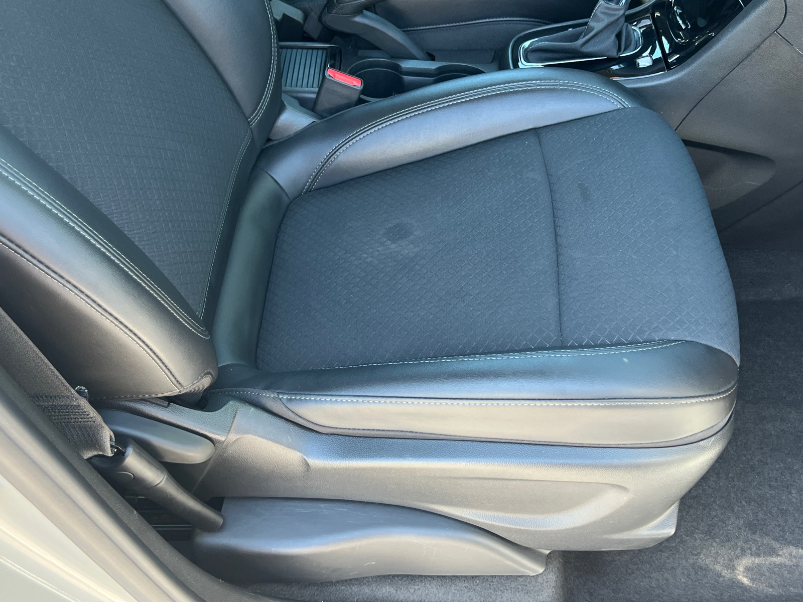 2022 Buick Encore Preferred photo 11