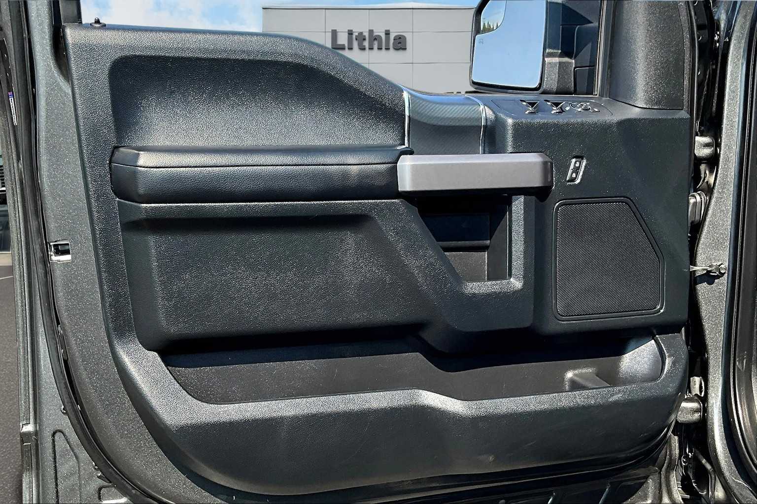 2020 Ford F-150 XLT photo 25