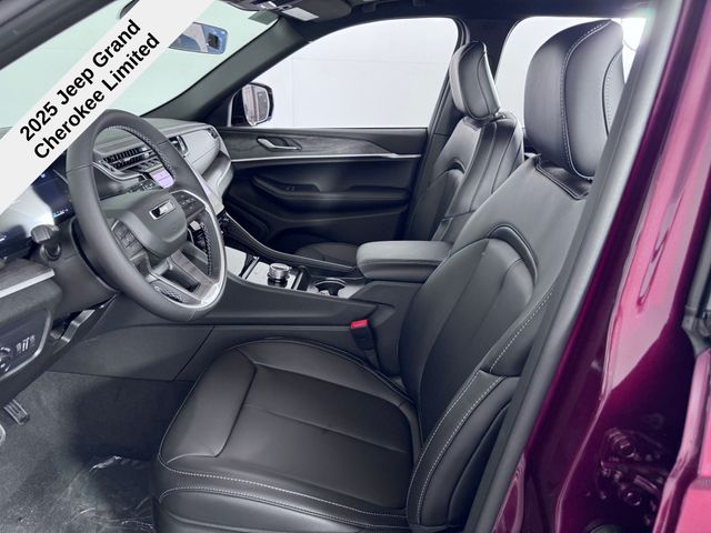 2025 Jeep Grand Cherokee Limited photo 21