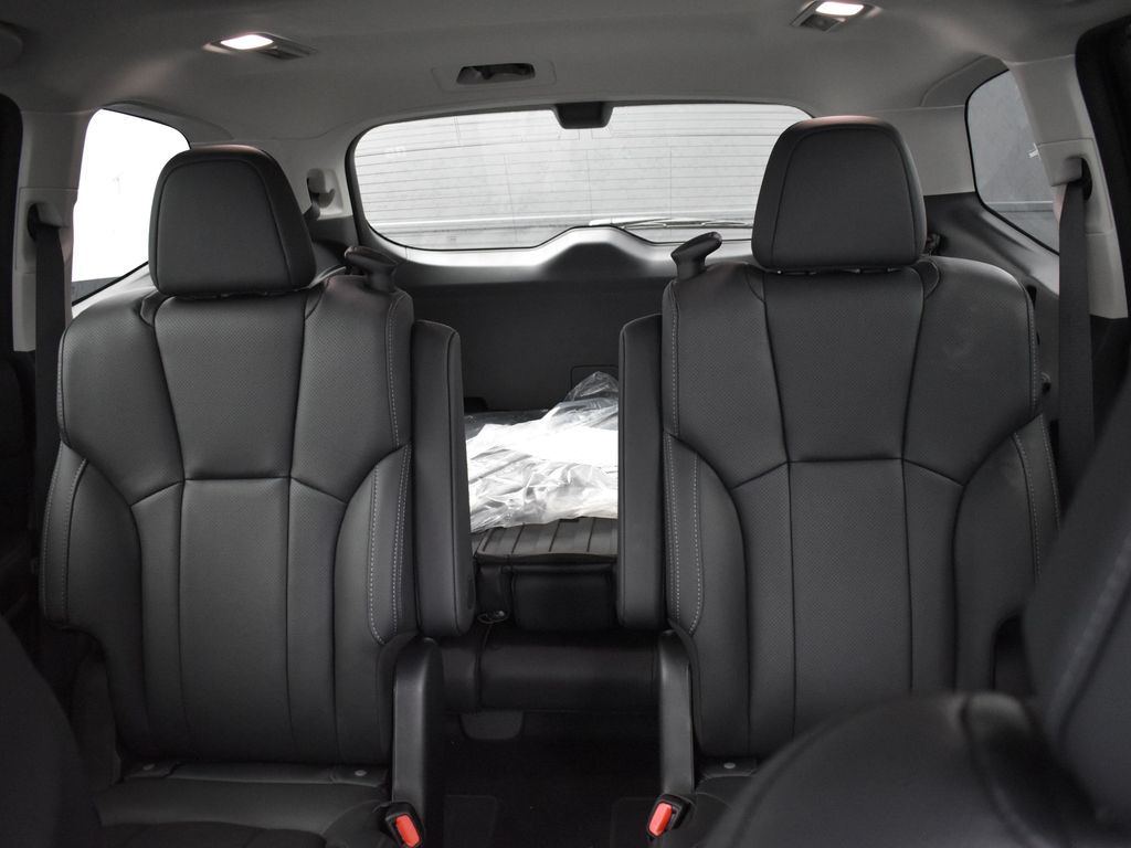 2025 Subaru Ascent Touring photo 17