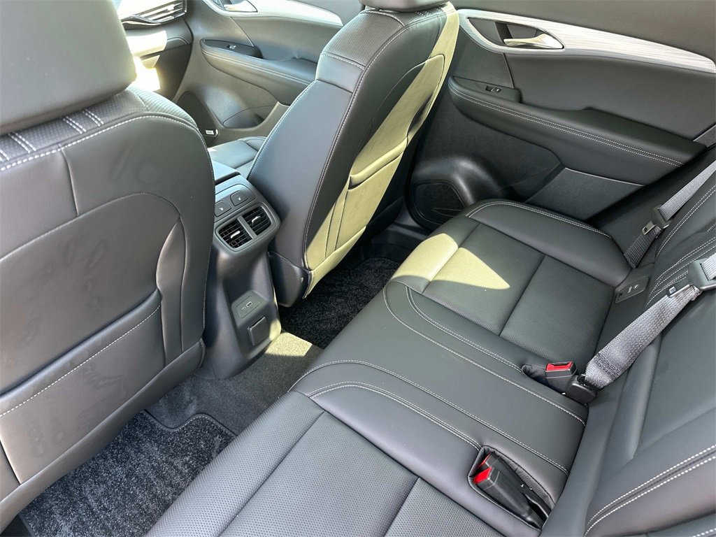 2025 Buick Envision Avenir photo 10