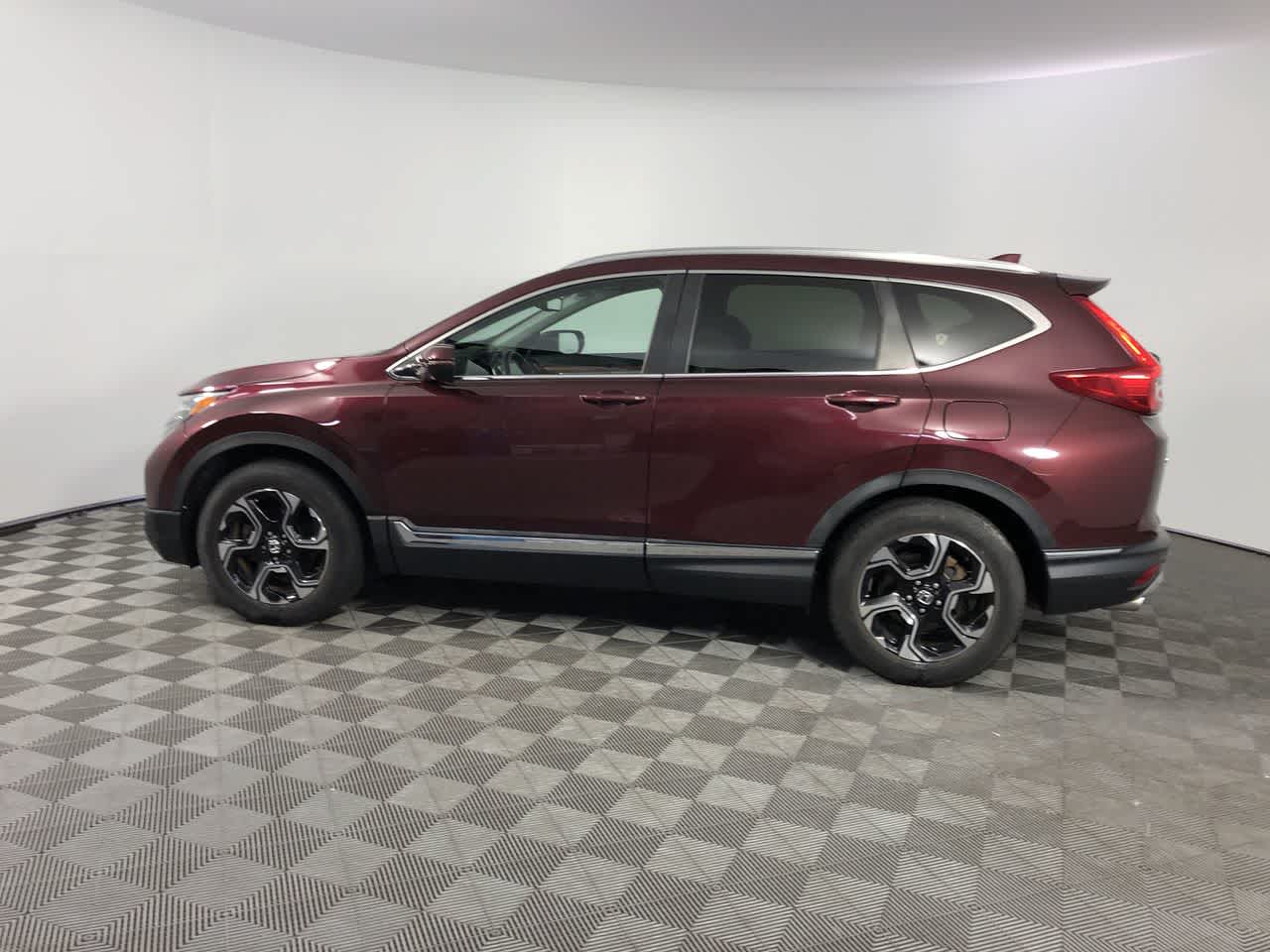 2017 Honda CR-V Touring photo 4