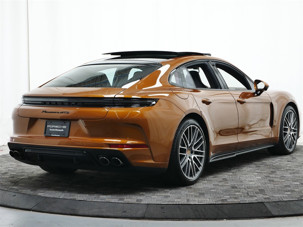 2025 Porsche Panamera GTS photo 7