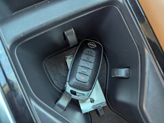 2025 Nissan Pathfinder Platinum photo 26