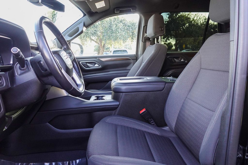 2022 Gmc Yukon SLE photo 14