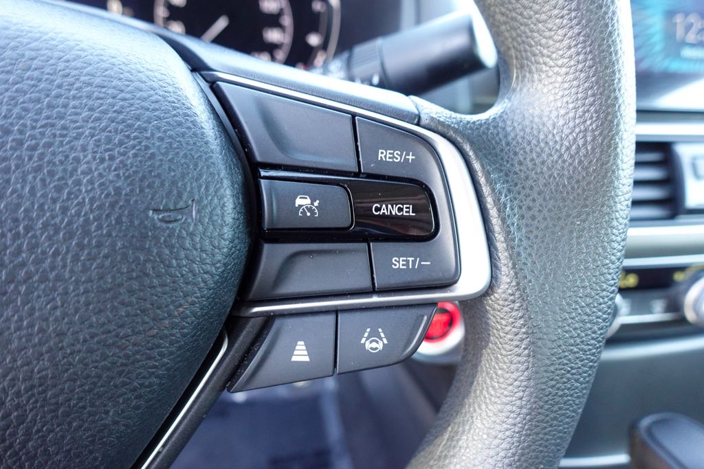 2022 Honda Accord LX photo 14