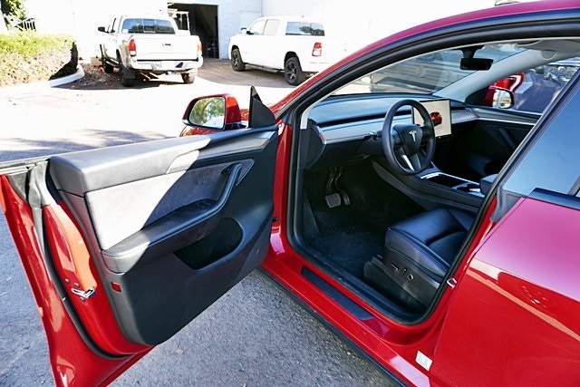 Used 2023 Red Tesla Long Range image 39