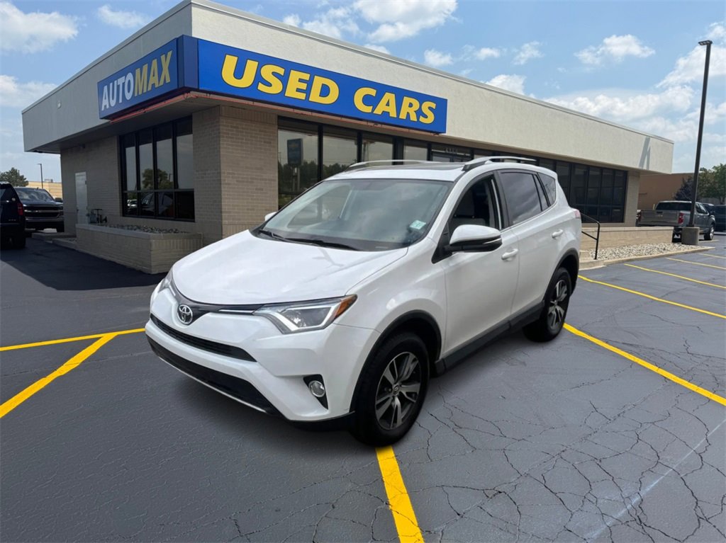 2016 Toyota RAV4 XLE's photo