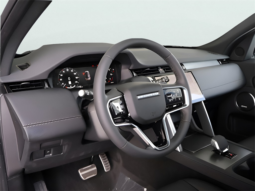2025 Land Rover Discovery Sport SE photo 18
